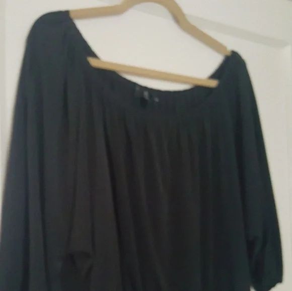 Express Off the shoulder blouse - Picture 2 of 4